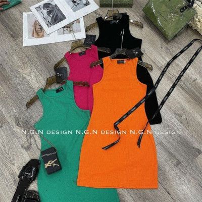 Váy tăm body sát nách dáng ngắn sexy