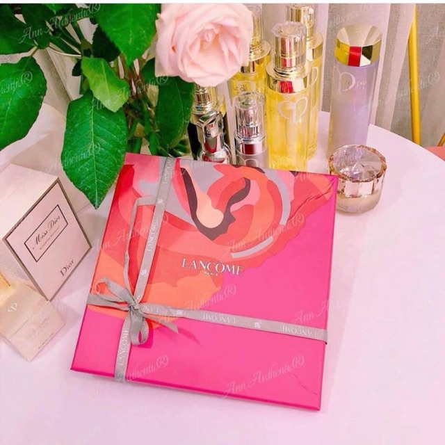 Khăn lụa Lancome