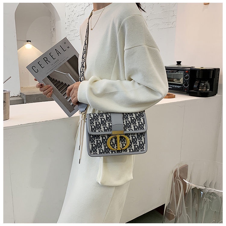 Túi Xách Dior Dáng Vuông Nhỏ Thêu Họa Tiết Thời Trang Sang Trọng Cho Nữ 2022