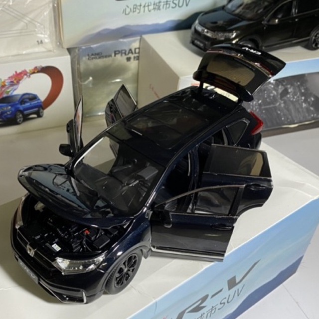 Mô hình xe Honda CRV Sensing 2021 tỉ lệ 1:18