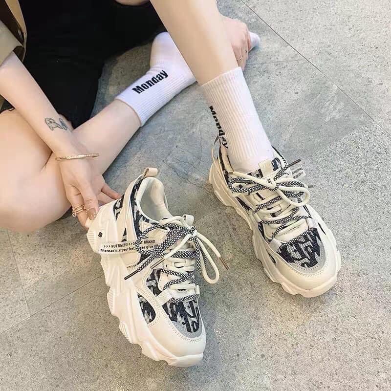 FREESHIP  Giày thể thao nữ độn đế Dy0 dây kép gắn mác