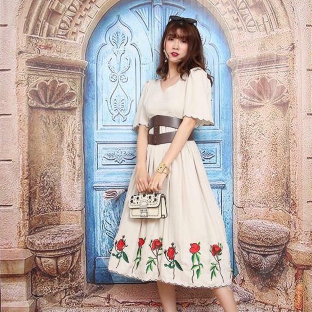 Váy thiết kế Laking