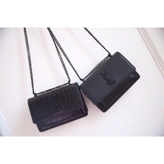 Balo đinh đen vuông