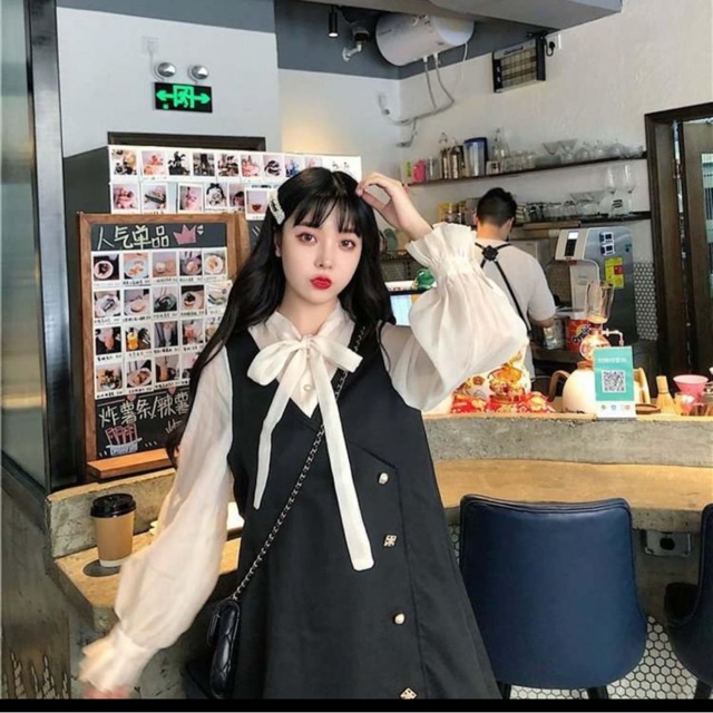 Váy voan khuy ngọc