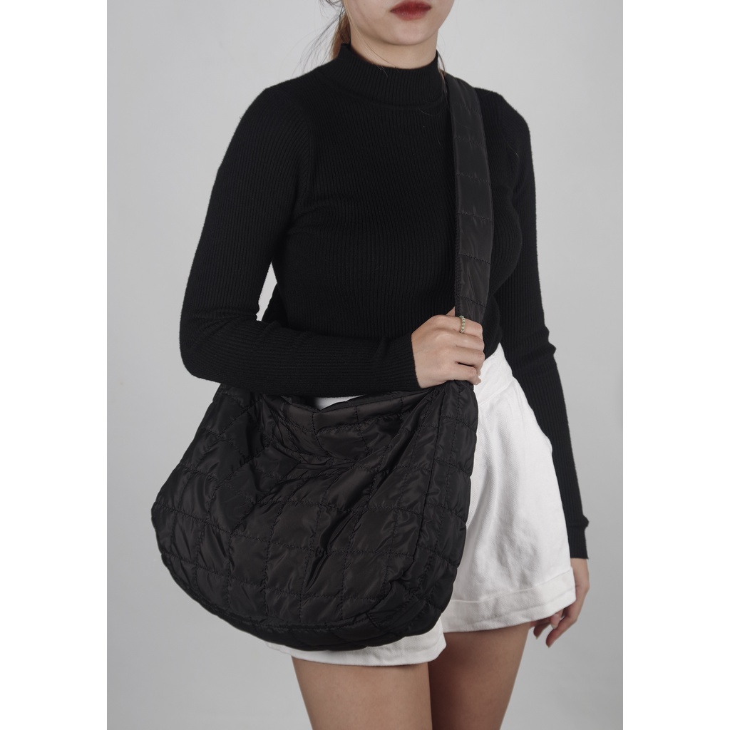 [Mã SKAMLTSM9 giảm 10% đơn 99K] The Cloud Rhombus Tote Bag