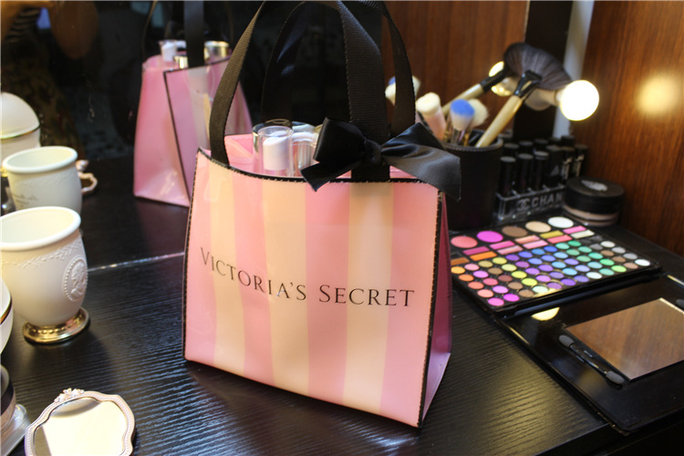 VICTORIA'S SECRET Túi Đựng Mỹ Phẩm Victoria 's Secret Vs