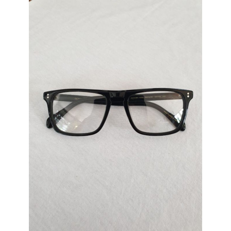 Gọng nhựa đúc OLIVER PEOPLES của Italy L