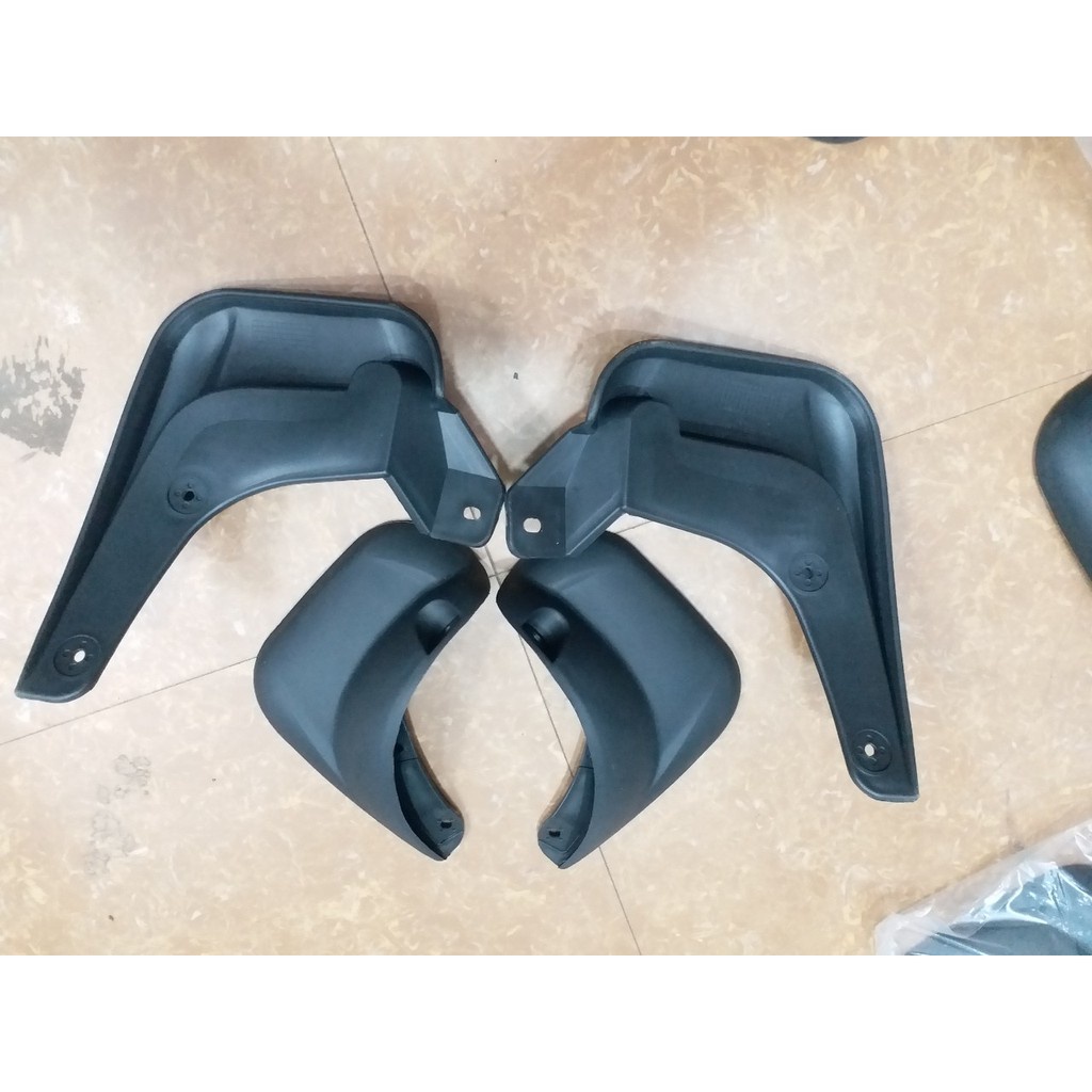 Bộ 4 Chắn Bùn Nhựa Dẻo Cho Xe Hyundai Getz