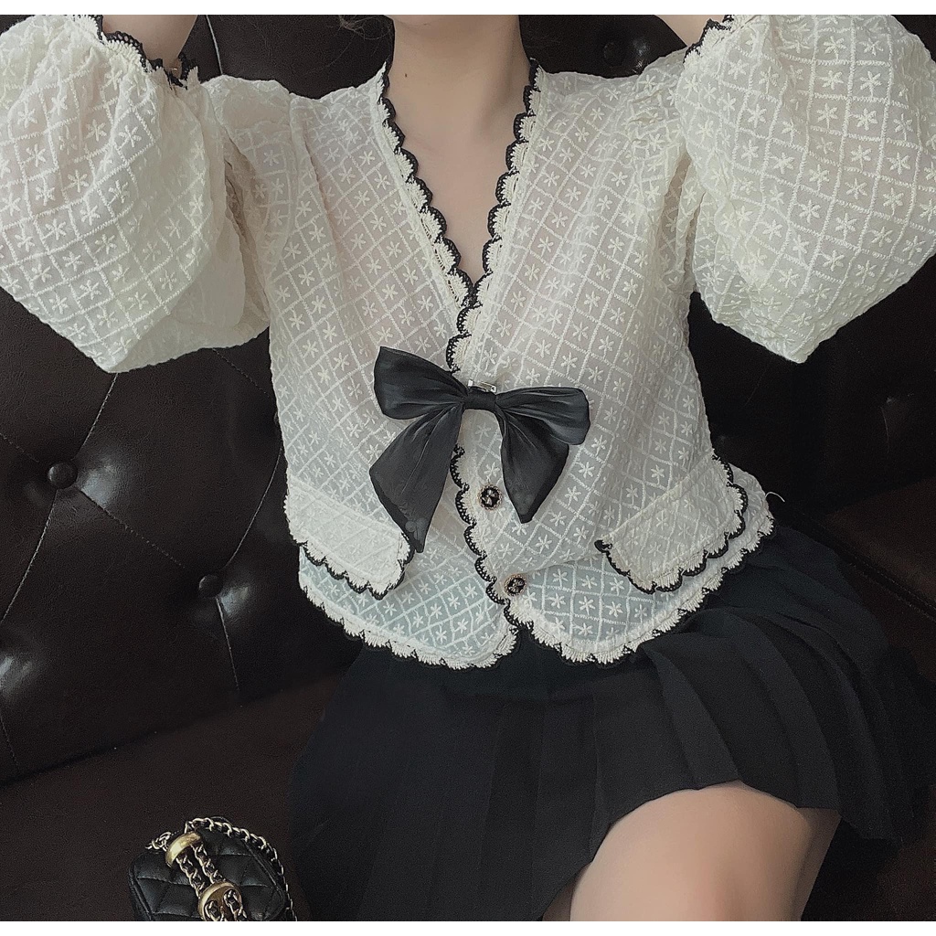 Sét áo ren + Chân váy xếp li kiểu dễ thương