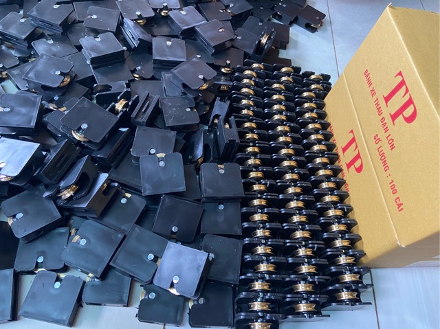 -Bánh xe thau cửa lùa nhôm kính loại Lớn