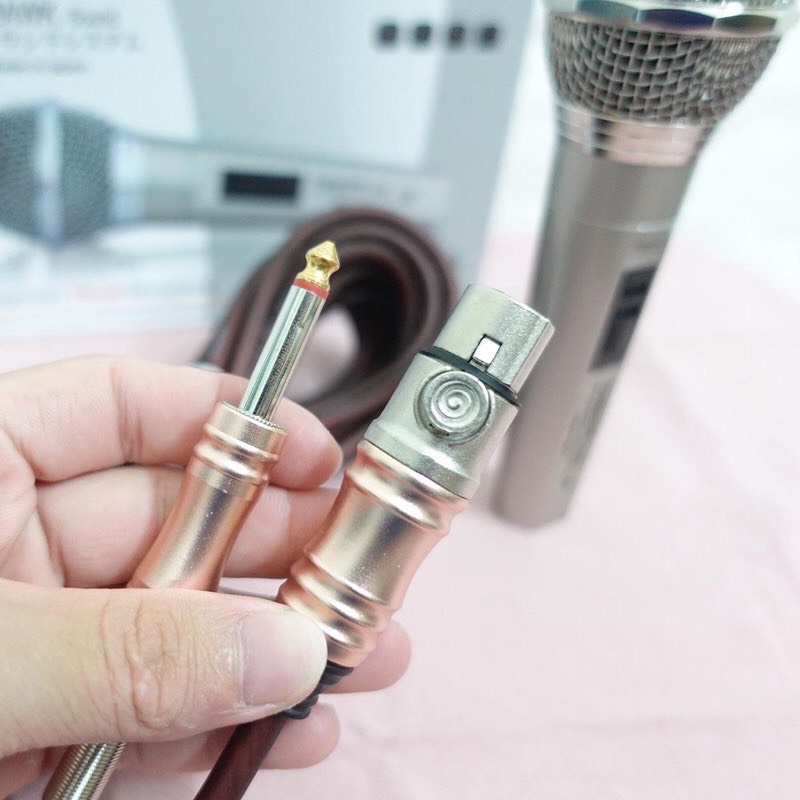 Micro karaoke có dây cao cấp TOMAHAWK - hàng nhật Chính Hãng - chống hú , hút mic - new 2022