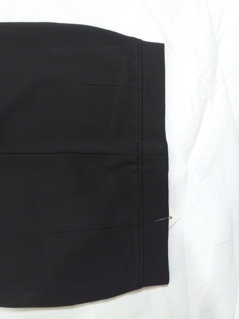 Chân váy xẻ trước chất liệu umi | BigBuy360 - bigbuy360.vn