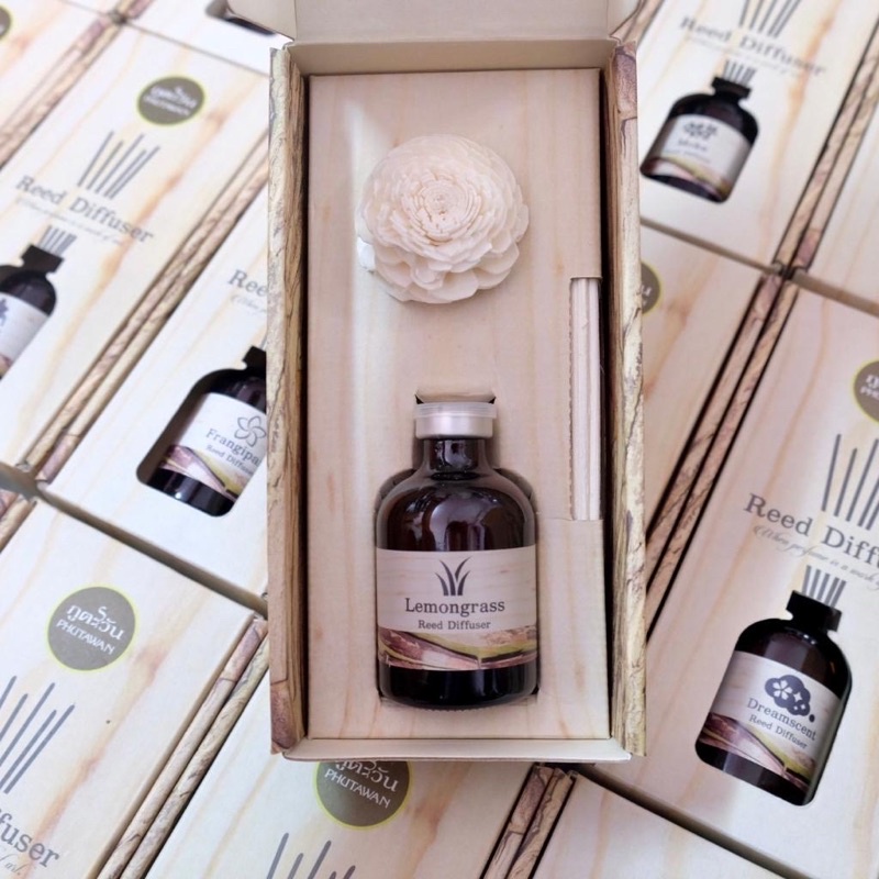 Tinh Dầu Thơm Phòng Phutawan 50ml Hộp Vân Gỗ Sang Trọng