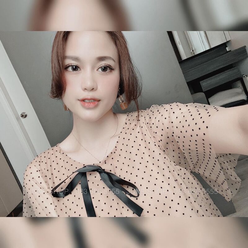 Váy bi nhỏ nơ ngực dáng xuông | BigBuy360 - bigbuy360.vn