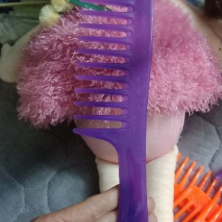 Lược nhựa chải tóc răng thưa