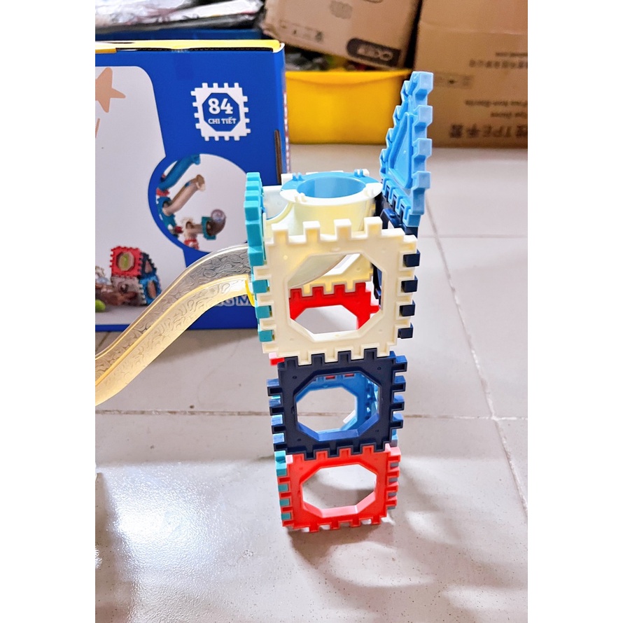 Bộ xếp hình 84 chi tiết kèm quả bi chóp đèn