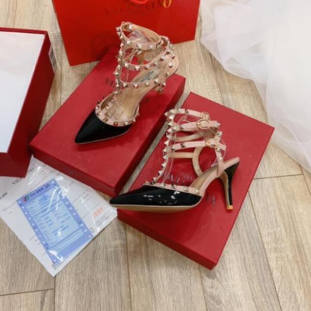 LV-NEW ⚡ |  Sales T8 | HOT SALE Sandal valentino viền đinh da bóng fullbox bill túi giấy Đẹp Xịn . 2020 2020 . 🔥