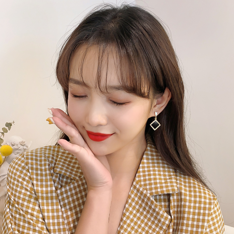 Ống Tiêm Dài Thời Trang Thanh Lịch