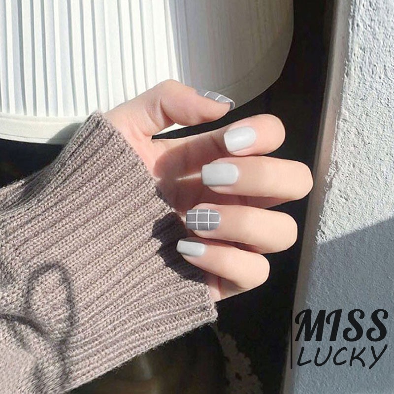 Set 24 móng tay giả đầu tròn sơn nhám màu trắng xám xinh xắn cho nữ