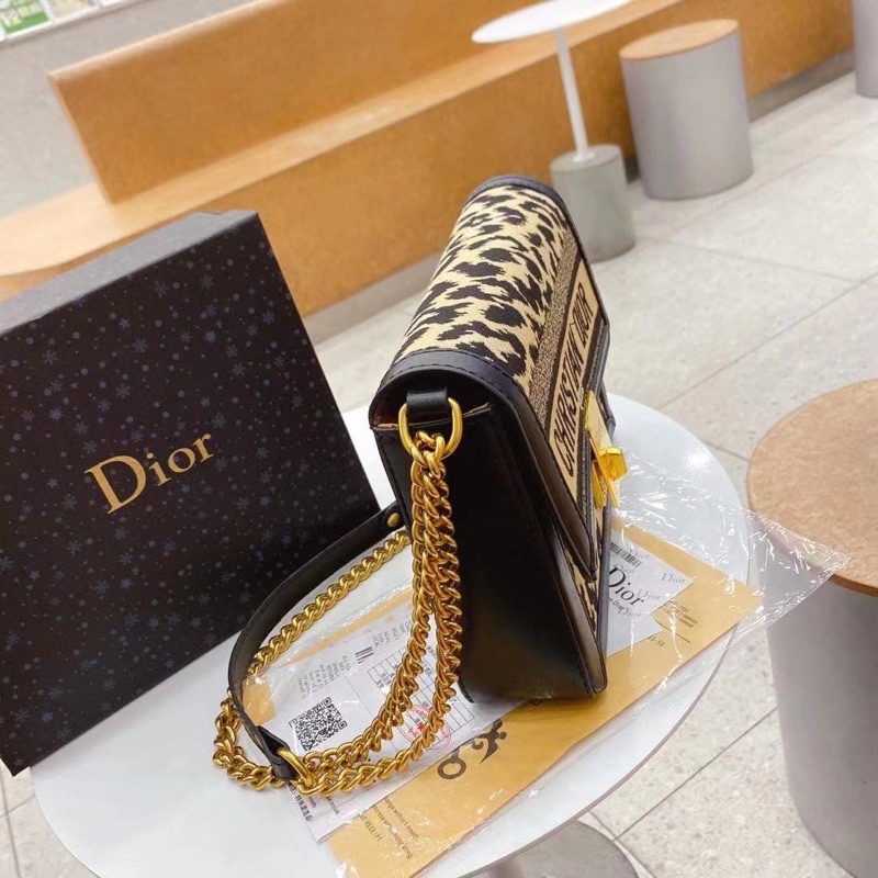 Túi xách W566-22 Dior Dauphine hàng đẹp fullbox bill card tag vàng đằm đẹp