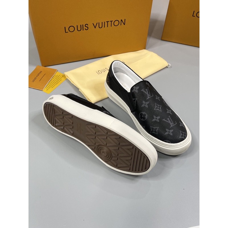 Giày slip-on nam ᒪᐯ da trơn hoạ tiết hoa đen