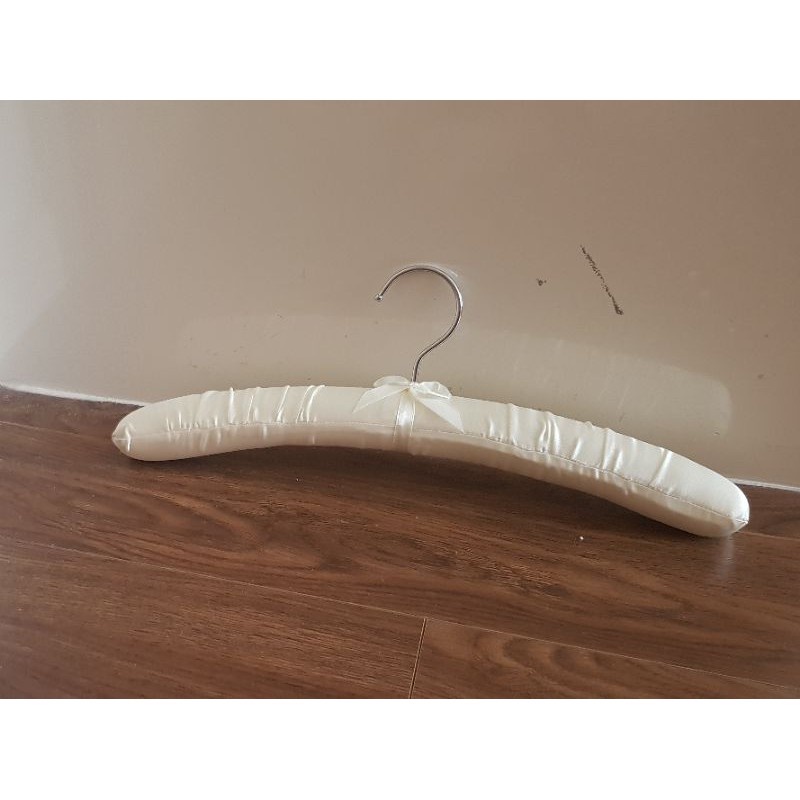Móc vải satin, Móc áo vải, Màu kem - Hàng cao cấp