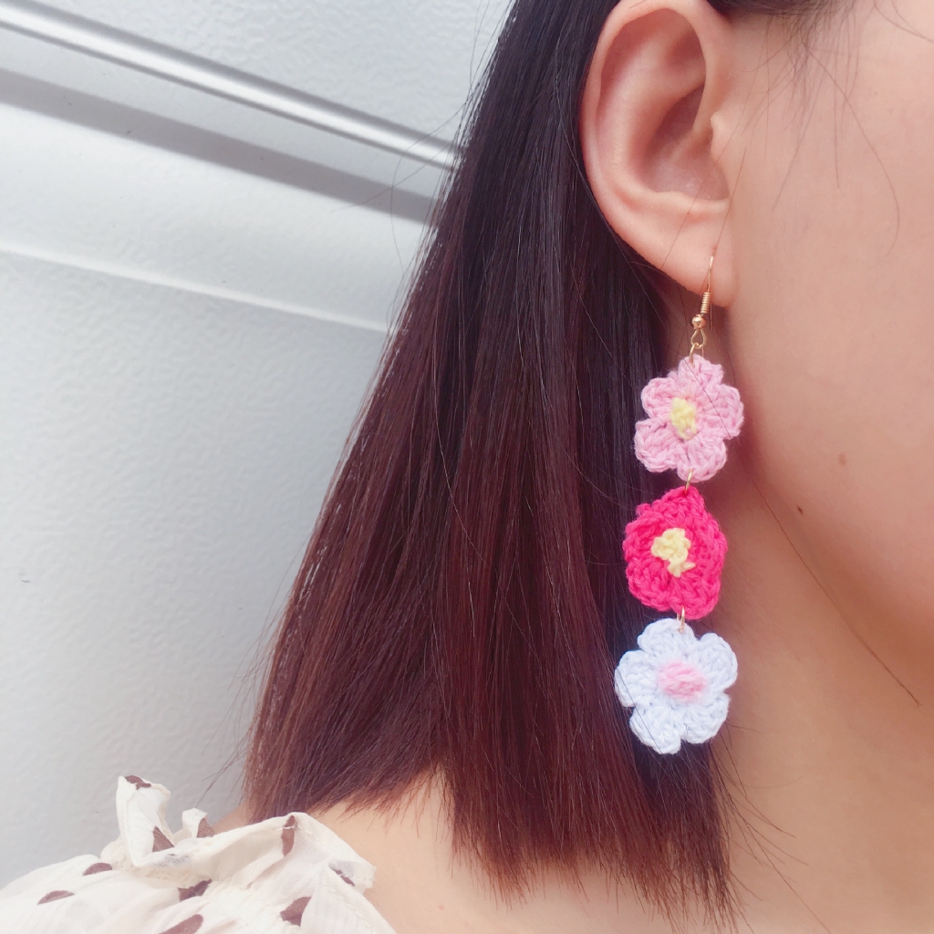 Khuyên Tai Hoa Len Nhiều Màu