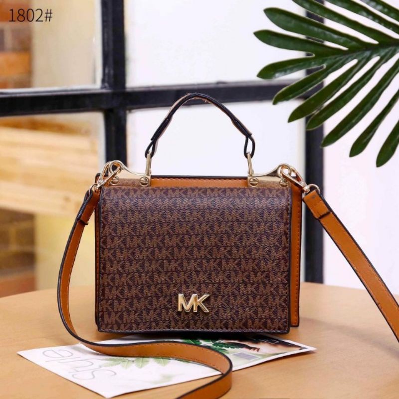 Tay Cầm Michael Kors Monogram 1802