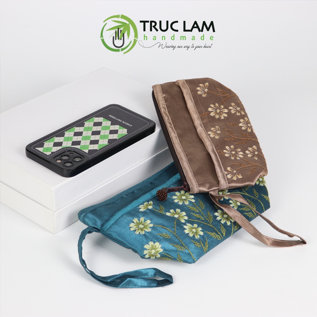 Ví Cầm Tay Nữ Vải Tafta Họa Tiết Hoa Cỏ Thêu Tay Set 2 Chiếc - Trúc Lâm Handmade