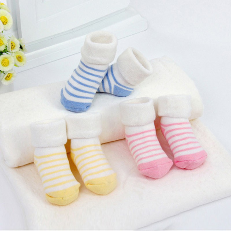 Tất cotton kẻ sọc nhiều màu sắc lựa chọn cho bé 0-3 tuổi