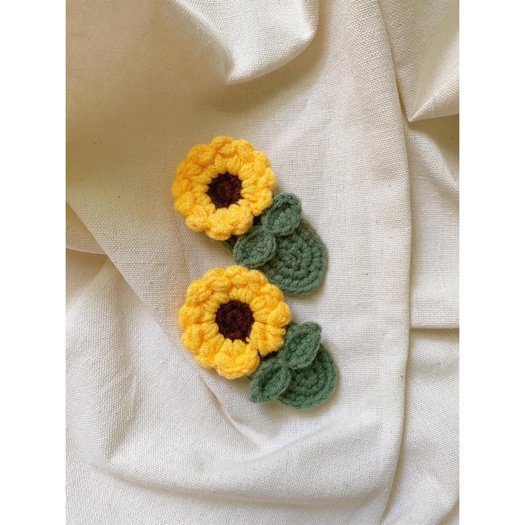 Kẹp tóc len handmade hoa hướng dương vàng