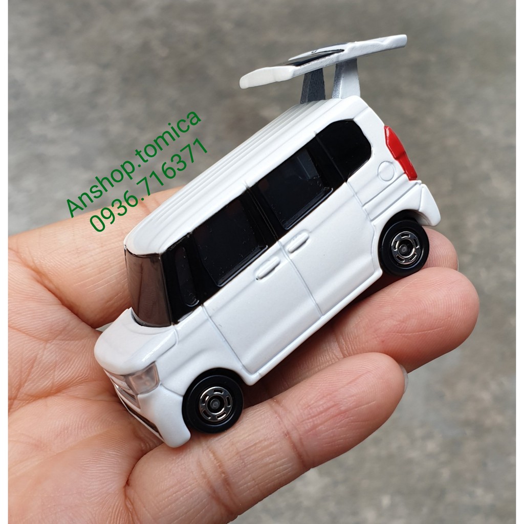 Mô hình xe H.Da màu trắng mở được cốp sau tomica Nhật Bản No106