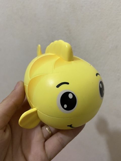 Cá voi cá vàng bơi vặn cót (Đồ chơi nhà tắm)