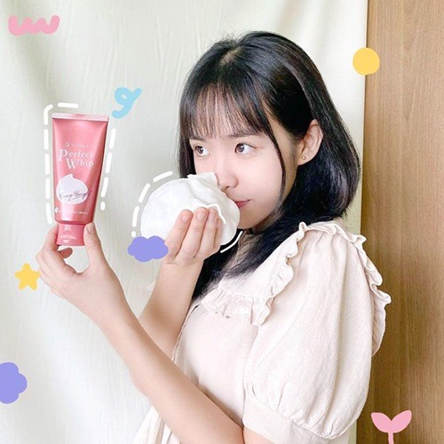 Sữa Rửa Mặt Senka Dưỡng Da Sáng Hồng 100g, hồng đậm