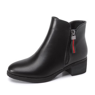 Boot đen bệt đế thấp cổ thấp