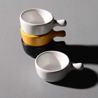 Dĩa sứ đựng nước chấm có tay cầm tiện lợi