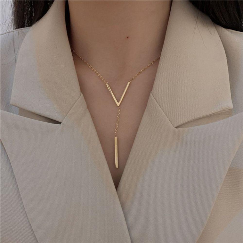 Vòng cổ Bằng Thép Titan Mặt Hình Chữ V Phong Cách Hàn Quốc Cho Nữ
