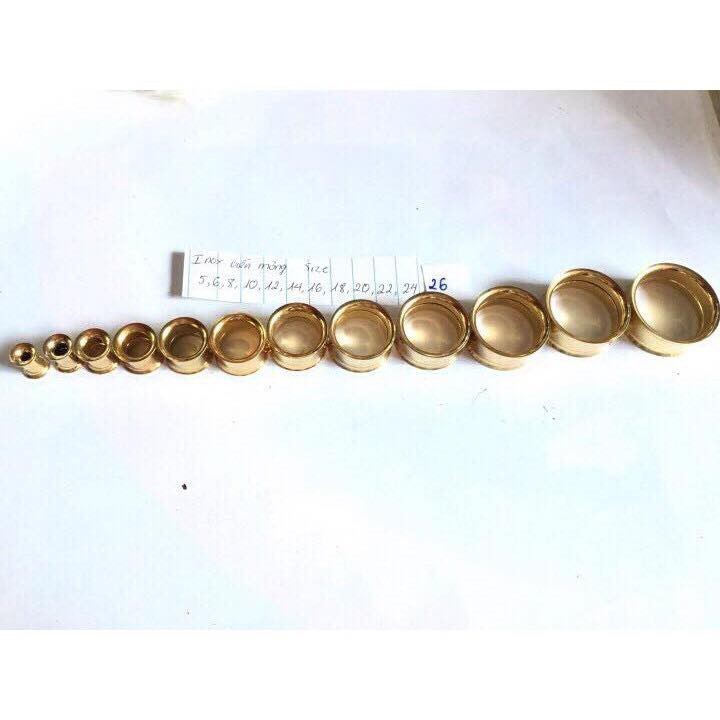 Khuyên nong tai màu vàng vành mỏng thép y tế