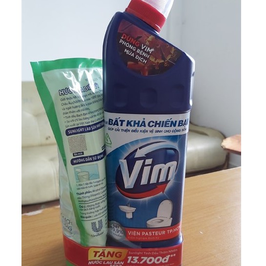 Chai Vim 880ml Tẩy ToiLlet Tặng Túi lau Sàn SunLight /BÀN CHẢI