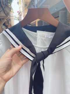 Váy thủy thủ trắng