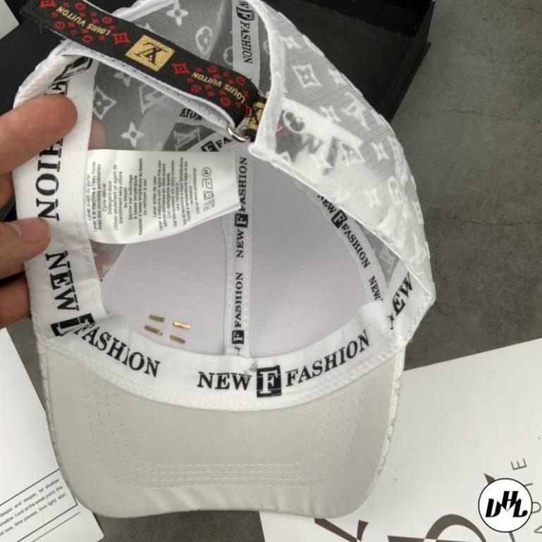 Mũ lưỡi trai phối lưới in LV gắn logo sắt cao cấp form nam nữ