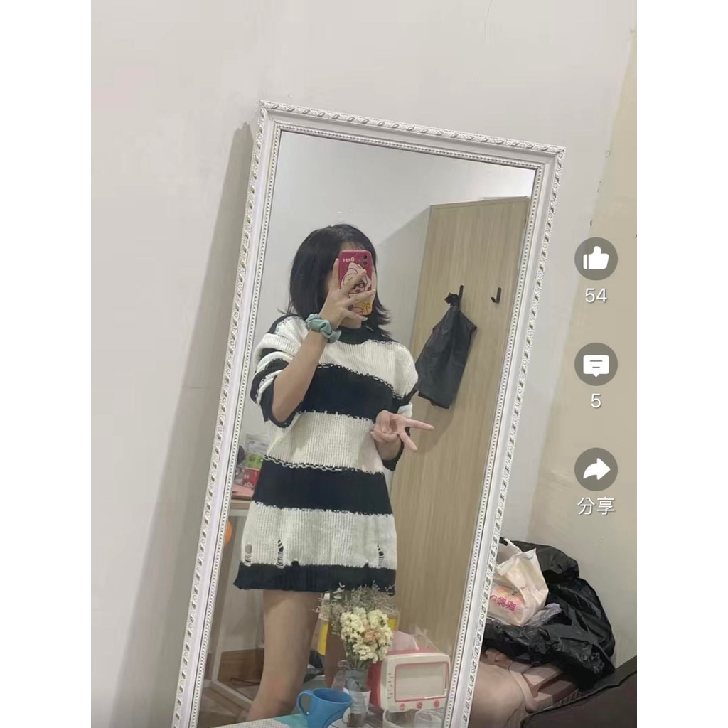 Áo len nữ form rộng rách xẻ tà, áo len sọc ngang trắng đen