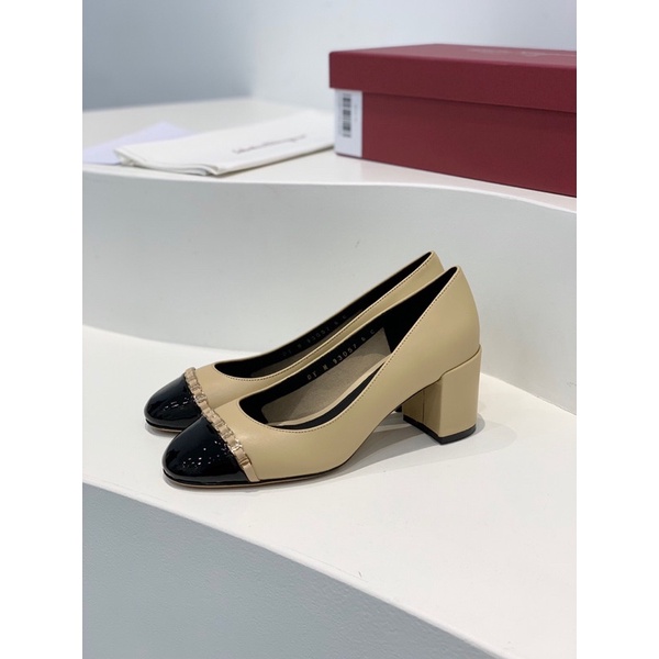 Giày cao gót mũi tròn da thật thương hiệu Salvatore Ferragamo cao cấp màu trơn