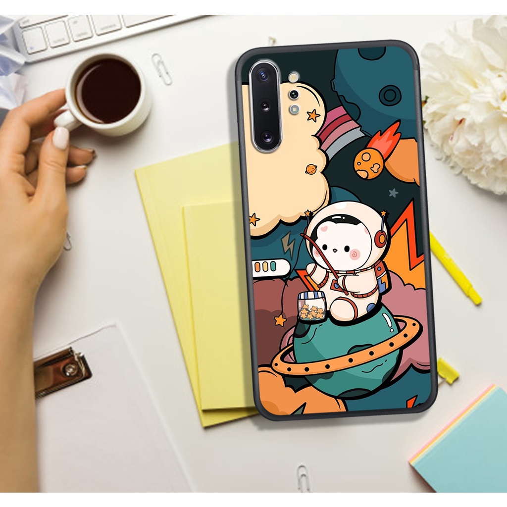 ỐP LƯNG SAMSUNG NOTE 10-SAMSUNG NOTE 10 PLUS   , IN HÌNH ASTRONAUT PHI-HÀNH-GIA, MÀU SẮC BẮT MẮT