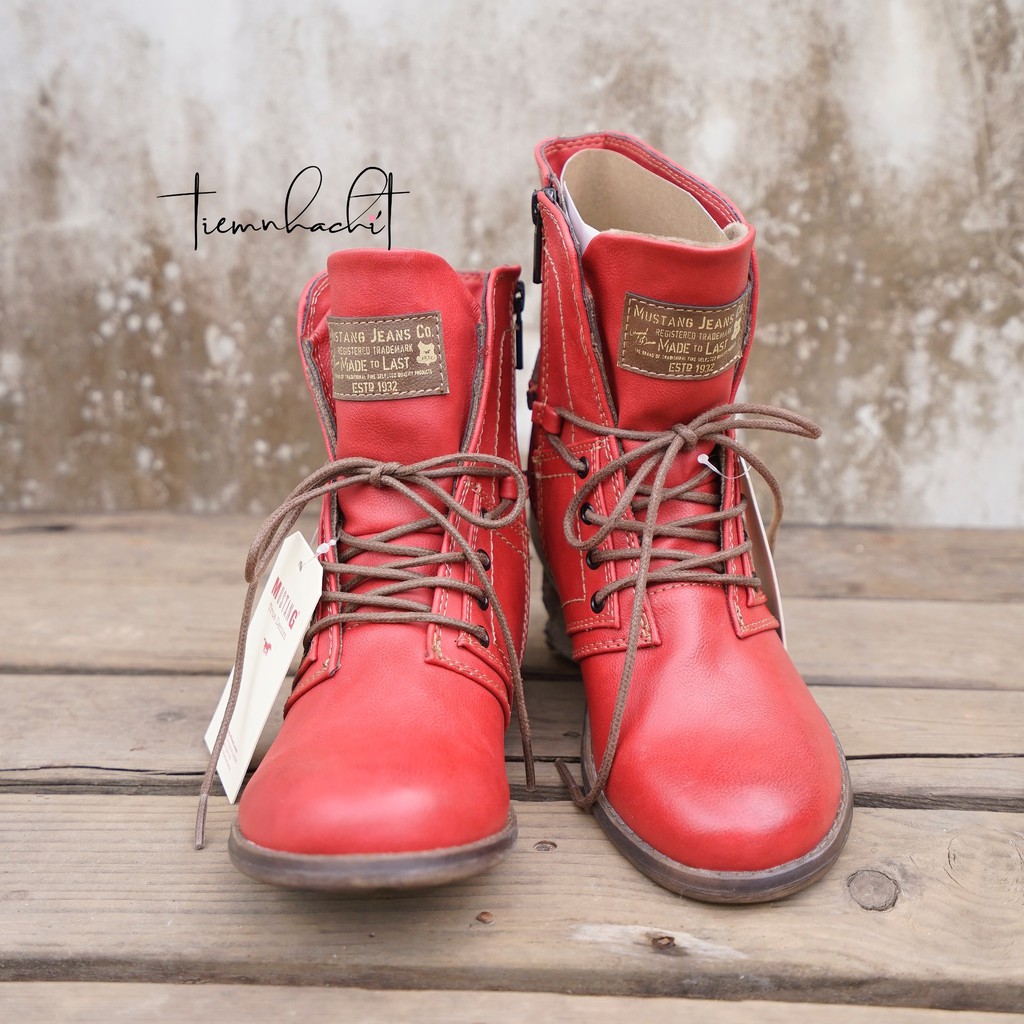 Bốt cowboy đỏ noel