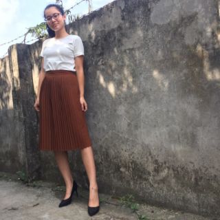Chân váy xòe xếp ly