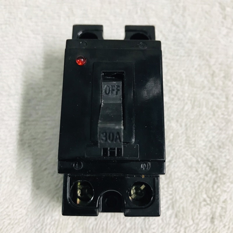 CB cóc, Cầu dao an toàn, Safety Breaker ROCKY giá rẻ 20A,30A, Trắng,Đen.