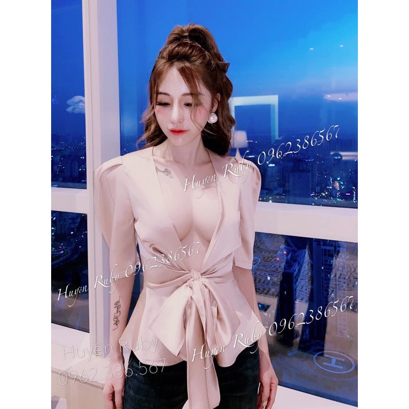 Áo lụa hồng ngắn tay bồng croptop buộc nơ hở ngực  chuẩn hàng thiết kế