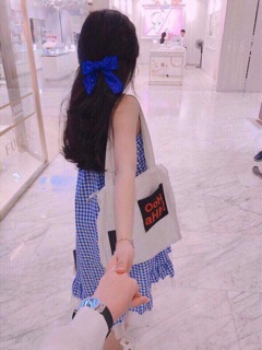 Váy kẻ chân bèo 