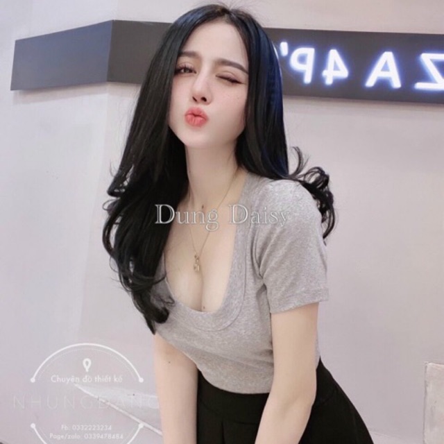 Áo phông cổ vuông cộc tay